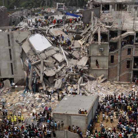 CC: http://upload.wikimedia.org/wikipedia/commons/0/0c/Dhaka_Savar_Building_Collapse.jpg
